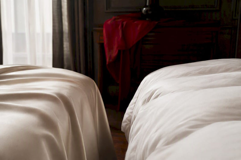Soie vs duvet pour la couette : quelle matière choisir ?