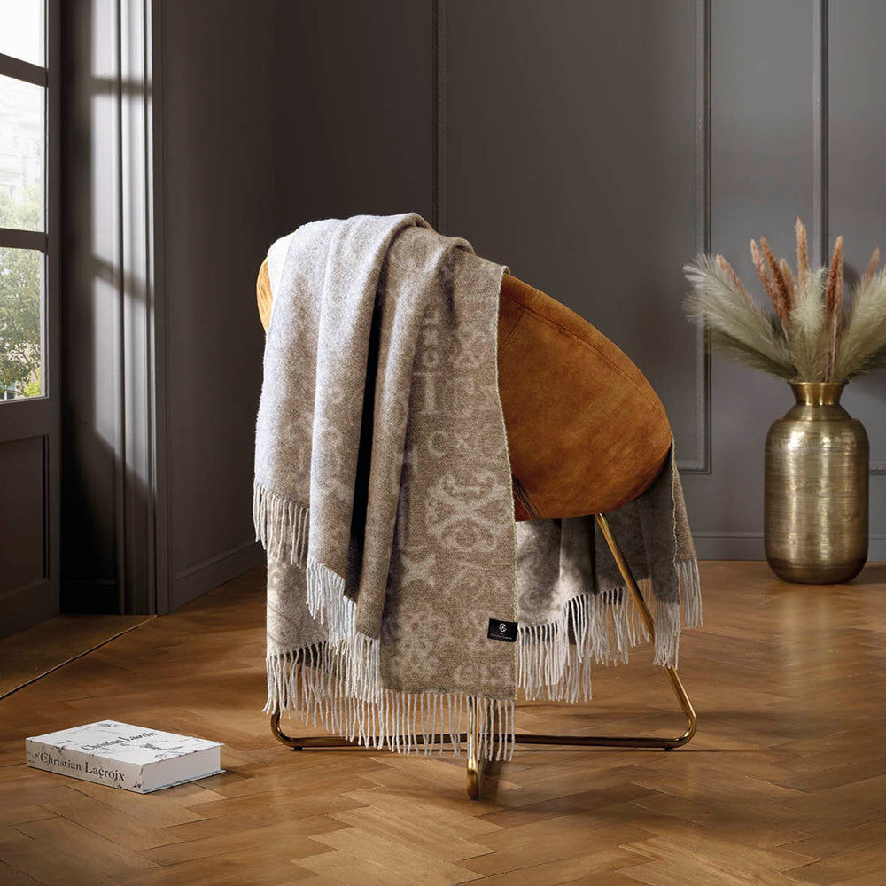 Plaid tissé - Signature taupe : 130 x 180 cm - CXL by Christian Lacroix Maison