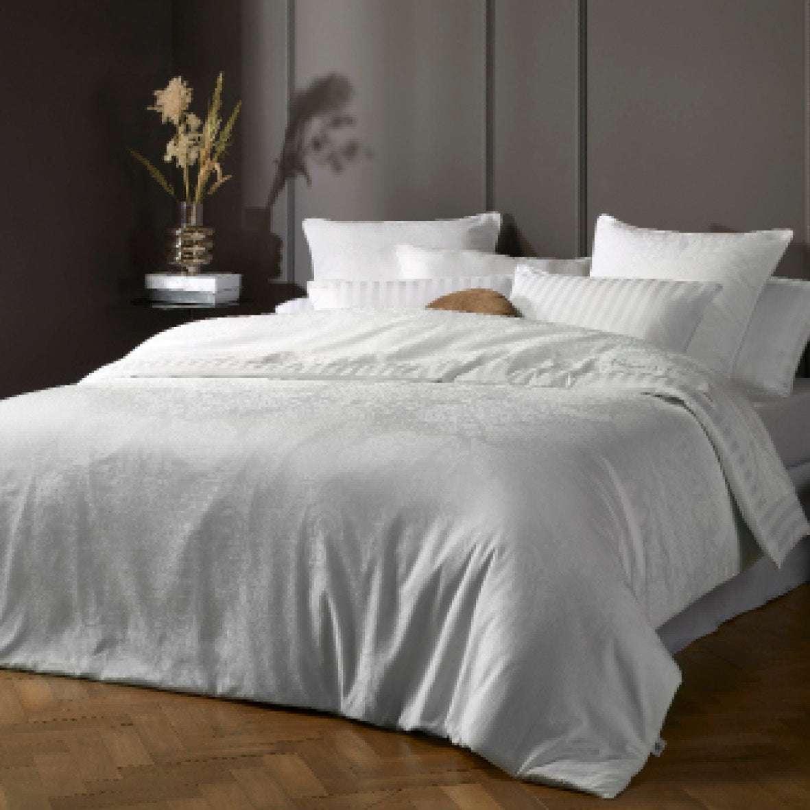 Taie(s) d'oreiller satin de coton tissé Jacquard Arles Blanc - CXL by Christian Lacroix Maison